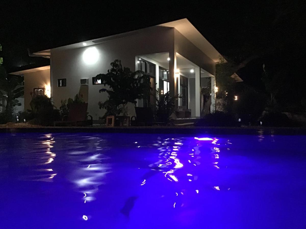 Bamboobeachvilla2 Ac New Oceanfront Pool Sunsetview Garden Kitchen Satellite Starlink Wi-Fi Dimiao Екстер'єр фото